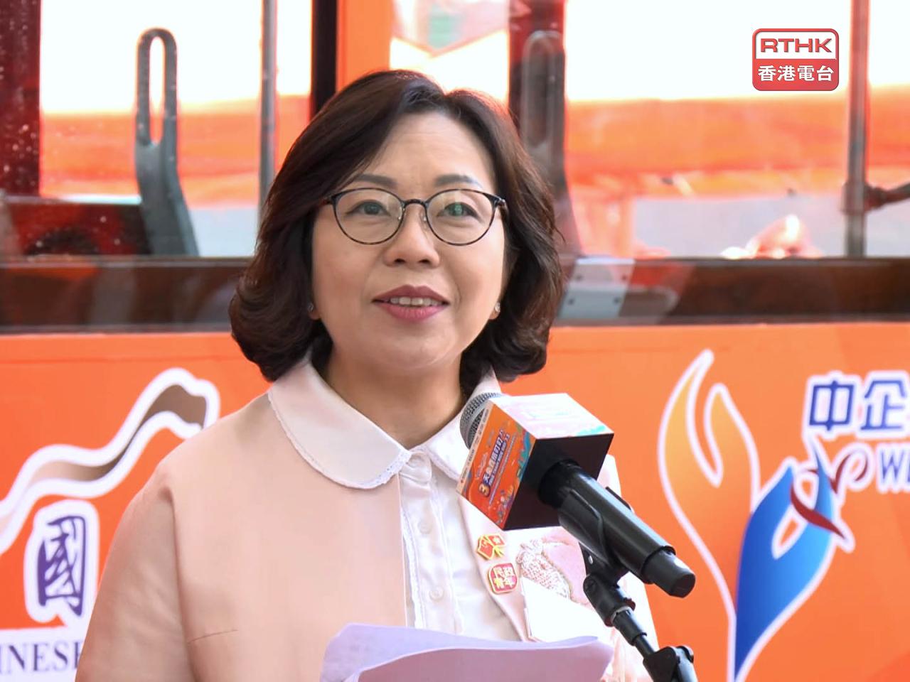 麥美娟表示，電車一連3日免費搭乘安排，可惠及數萬名市民，她亦鼓勵市民在活動期間約家人、朋友、鄰居一起搭電車。（鍾家銘攝）