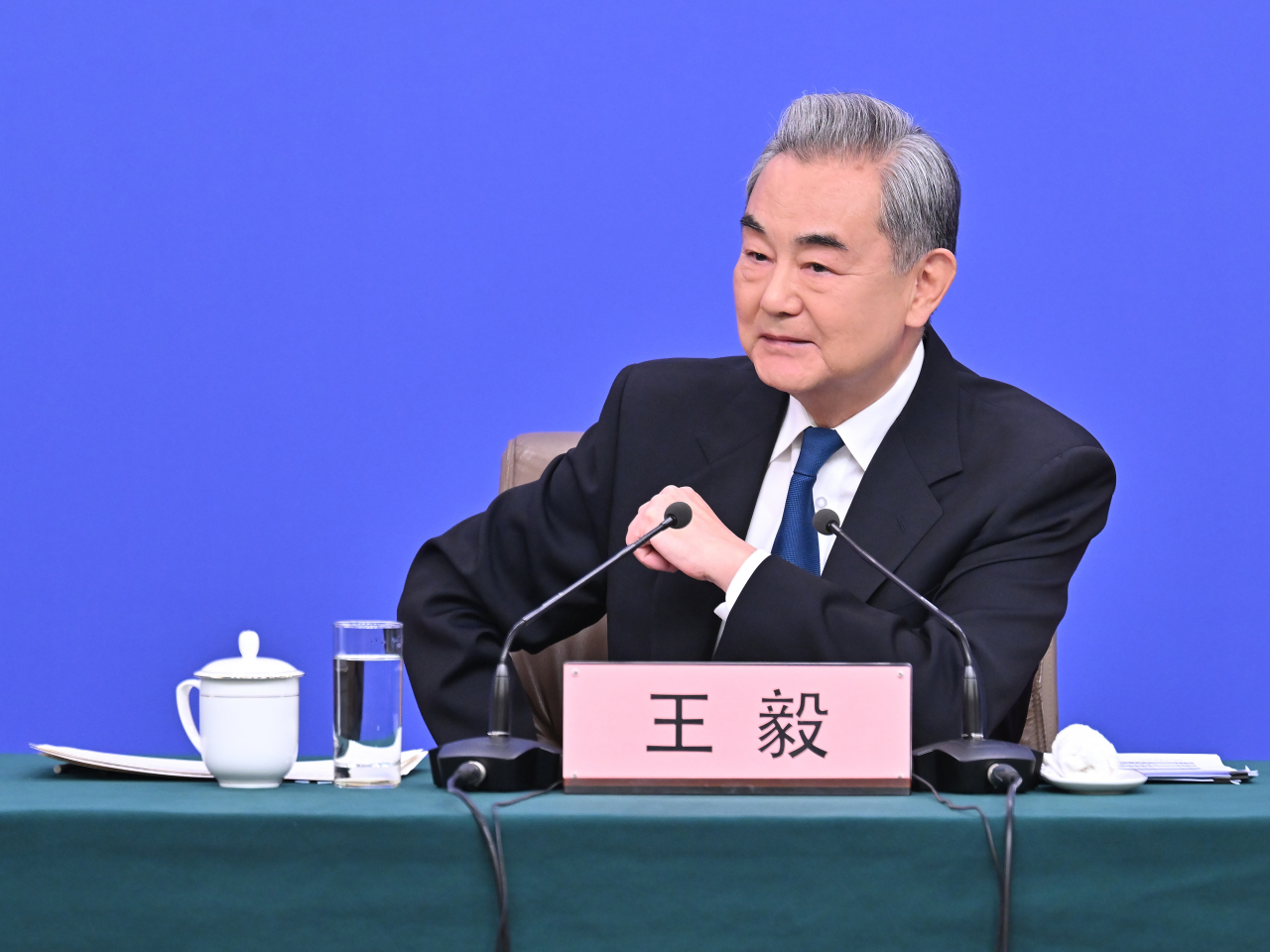 王毅說中國願意始終做阿拉伯國家志同道合、攜手前行的好朋友及好伙伴。（新華社資料圖片）