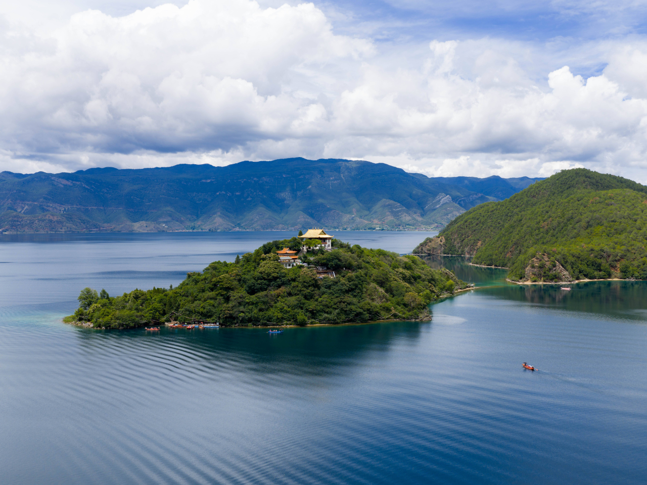 The State Council plan aims to step up efforts to keep the skies blue, waters clear and lands clean. Photo courtesy of Xinhua