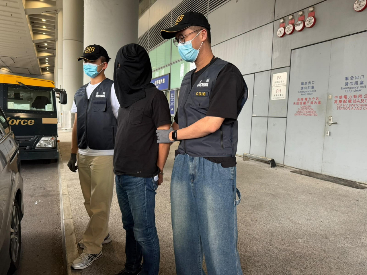 海關在機場偵破販毒案，一名日籍男旅客被捕。（政府新聞處）