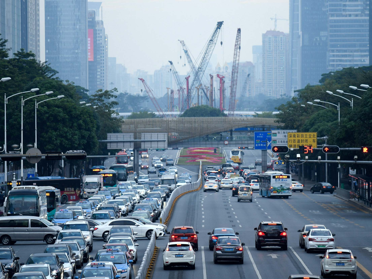 深圳市當局之前公布，當地網約車市場飽和，提醒有意投身此行業人士理性審慎作出決定。（法新社）