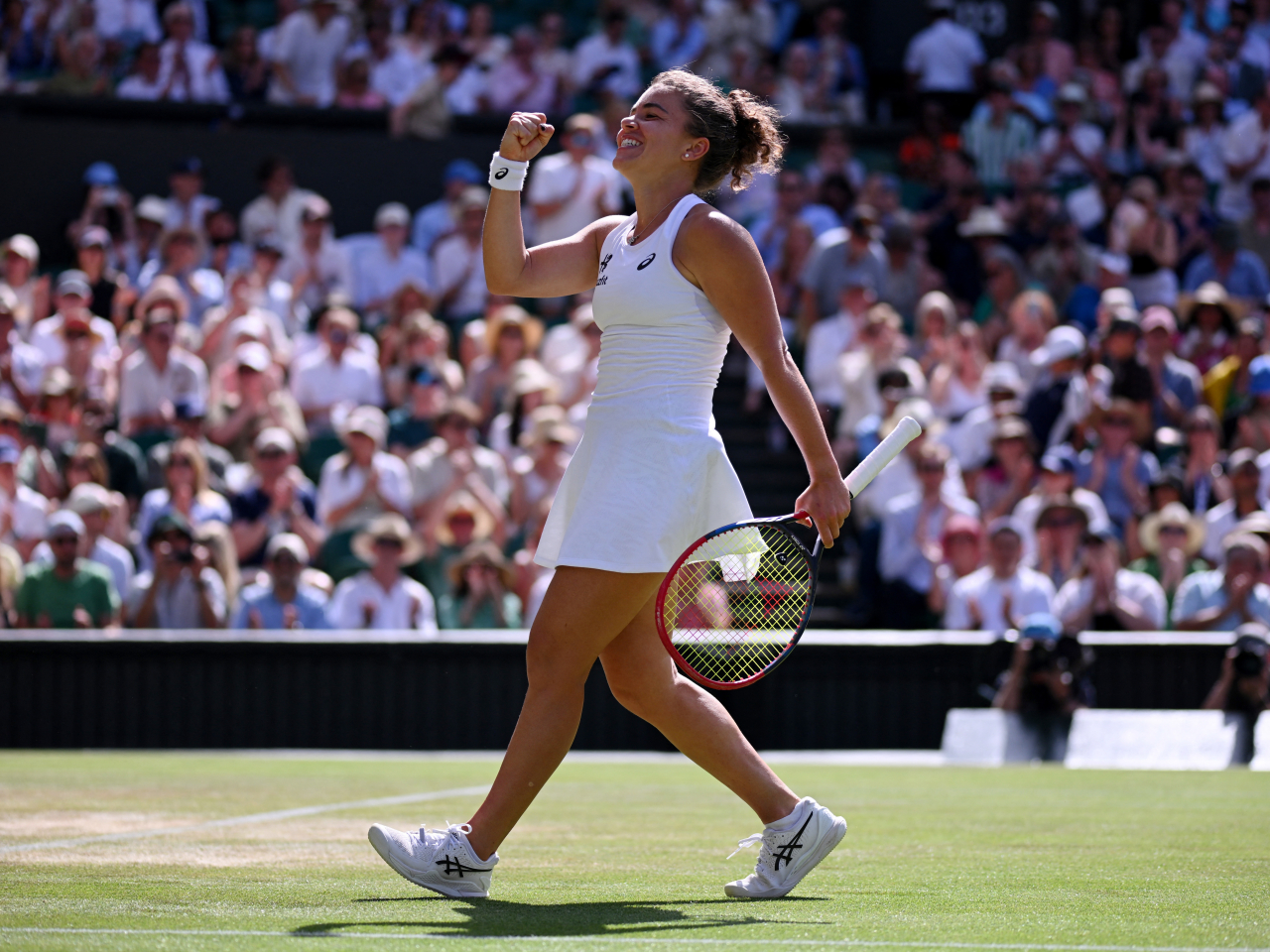 Paolini will face Ukraine's Marta Kostyuk in the quarter-finals. Photo: Reuters
