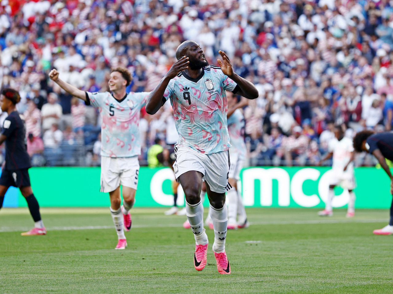 Romelu Lukaku scored a stoppage-time goal to cap off a 4-1 victory for Belgium in the last 16. Photo: Reuters