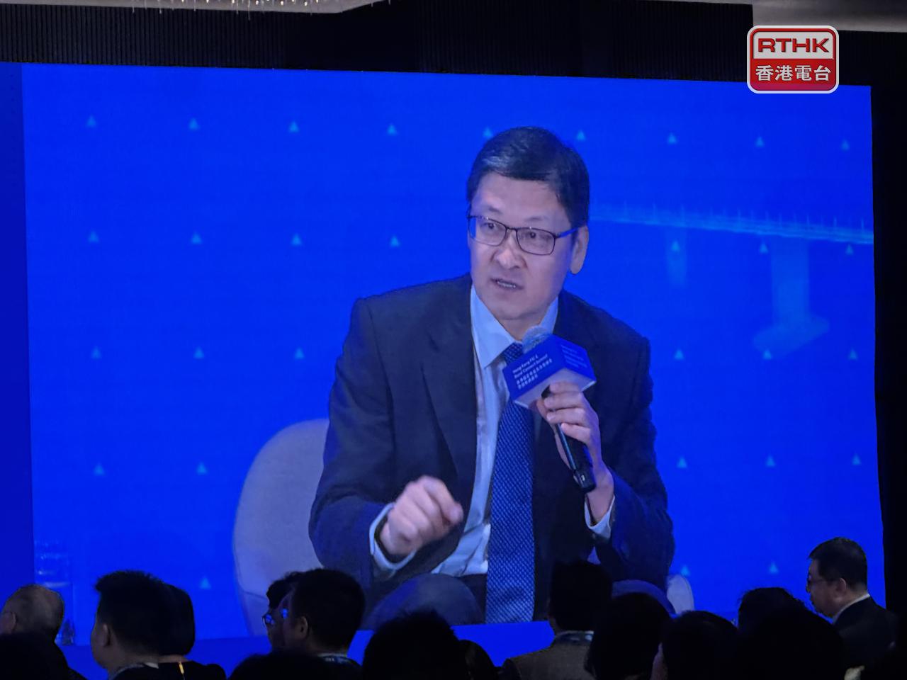 孫煜表示，越來越多市場參與者希望在香港交易黃金之餘，亦能在香港進行清算、結算和存儲。（張詩民攝）