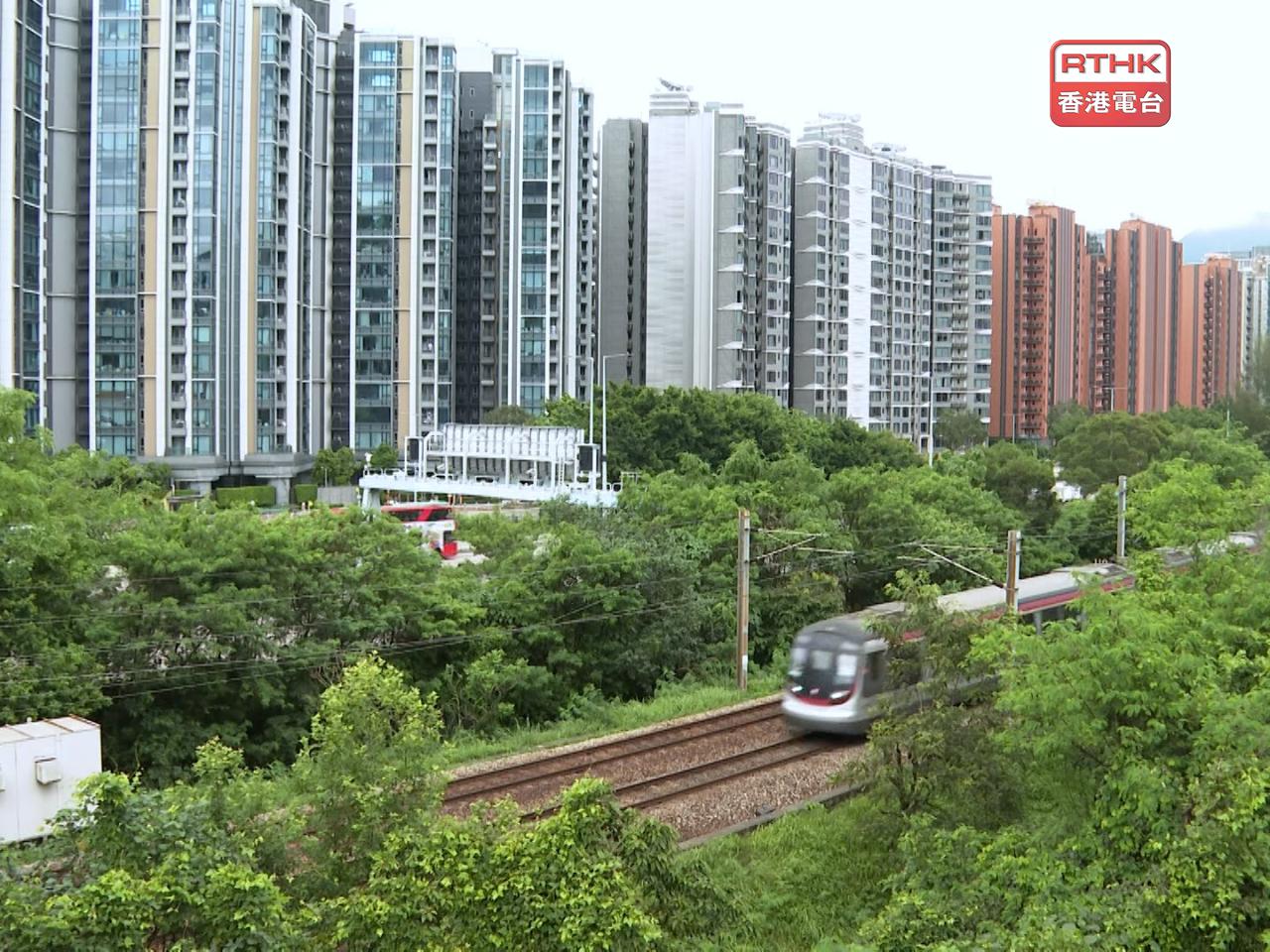 擬議工程亦包括興建橫跨吐露港公路以連接車站與科學園的無障礙高架行人天橋。（吳健輝攝）