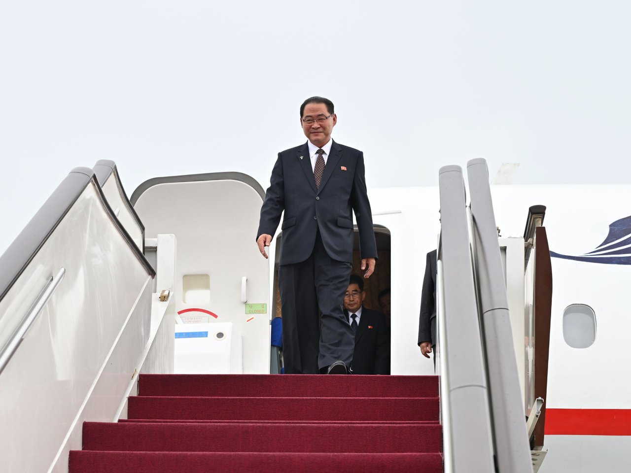 朴泰成應邀今日率領朝鮮黨政代表團抵達北京。（新華社）