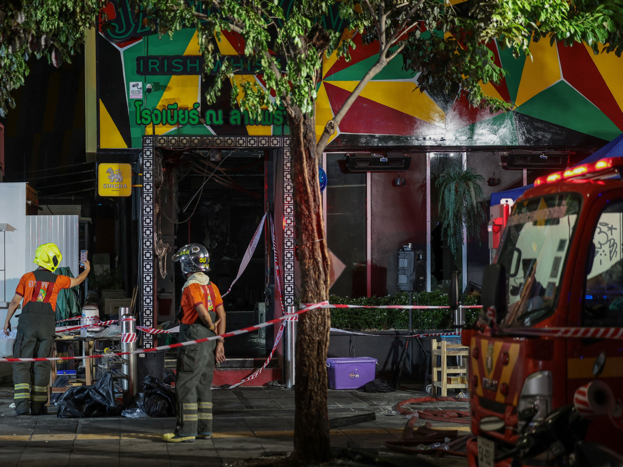 泰國曼谷一間酒吧發生火警，最少27人喪生。（路透社）