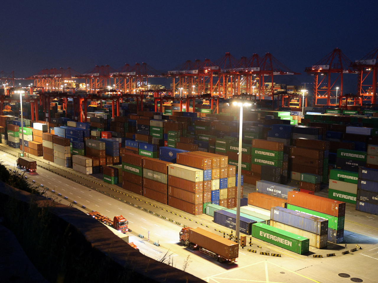 Mainland exports climbed 27 percent in June for their best performance in four months. File photo: Reuters