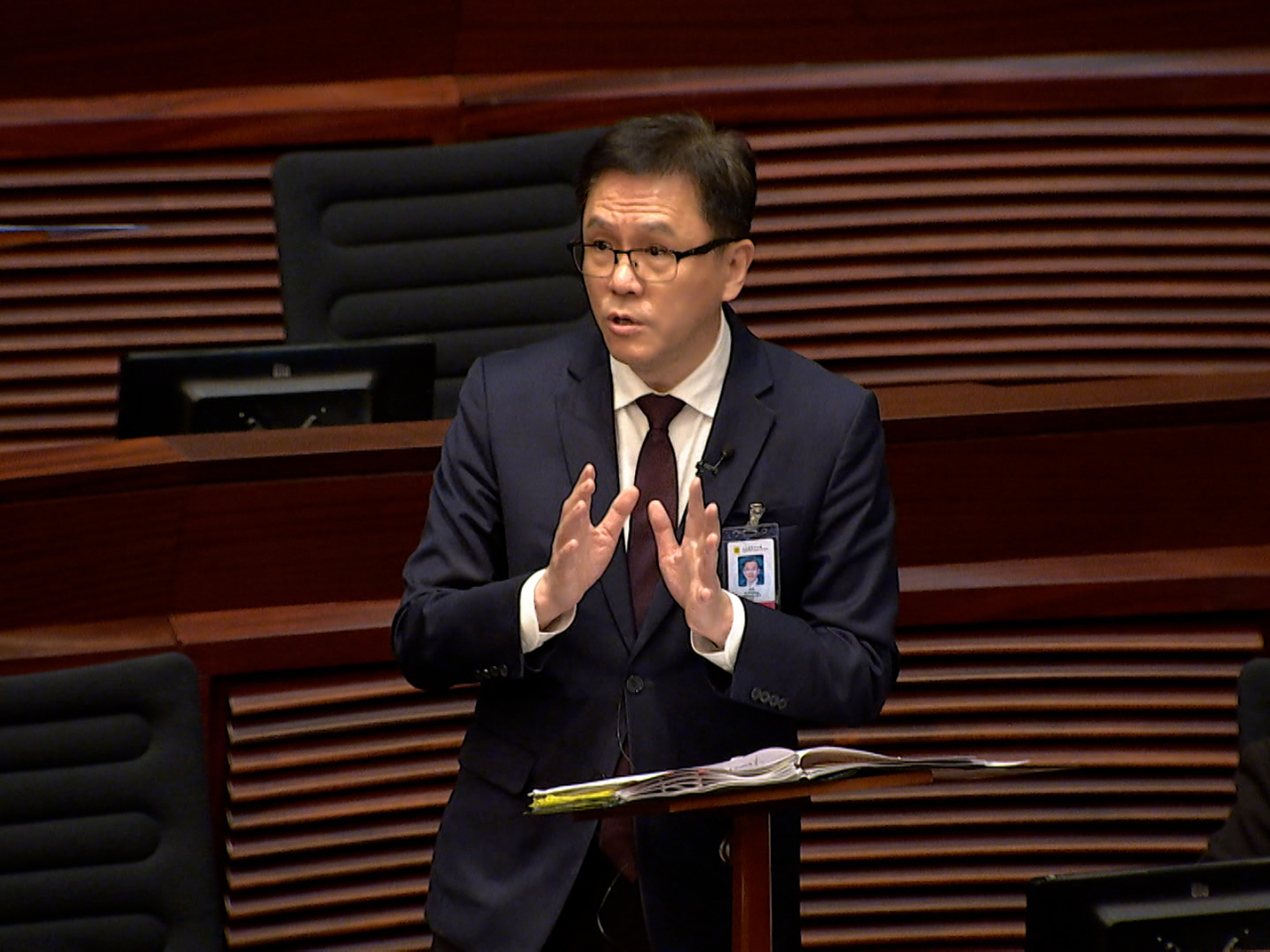 孫東表示，需經過社會深入討論，形成清晰共識，政府才有足夠基礎就禁止或限制青少年使用社交媒體制定較具體安排。