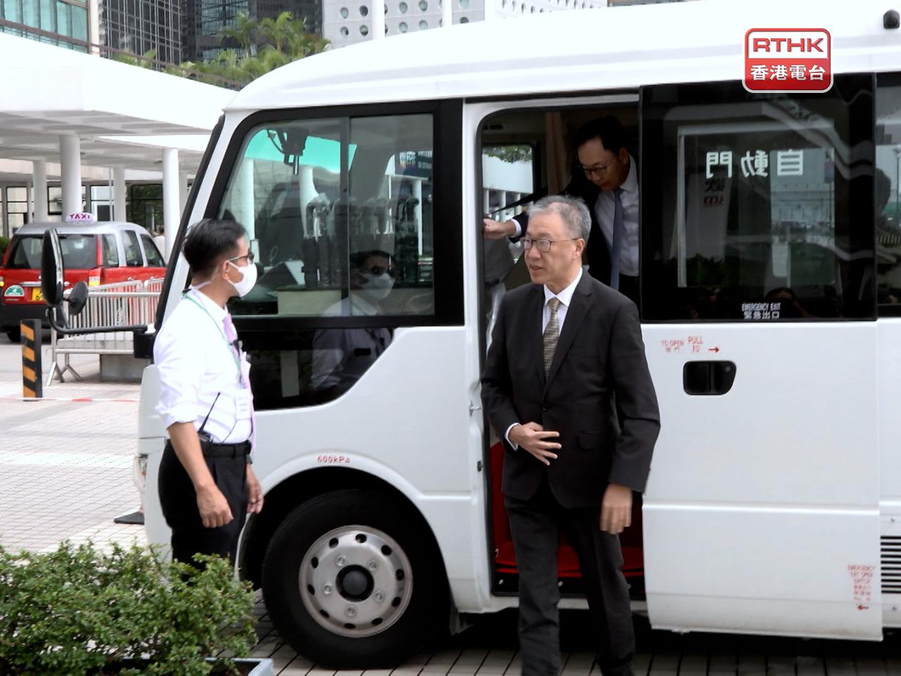 陸啟康反駁指，若指出火警鐘無用，相信會上沒有人會同意。（廖漢榮攝）