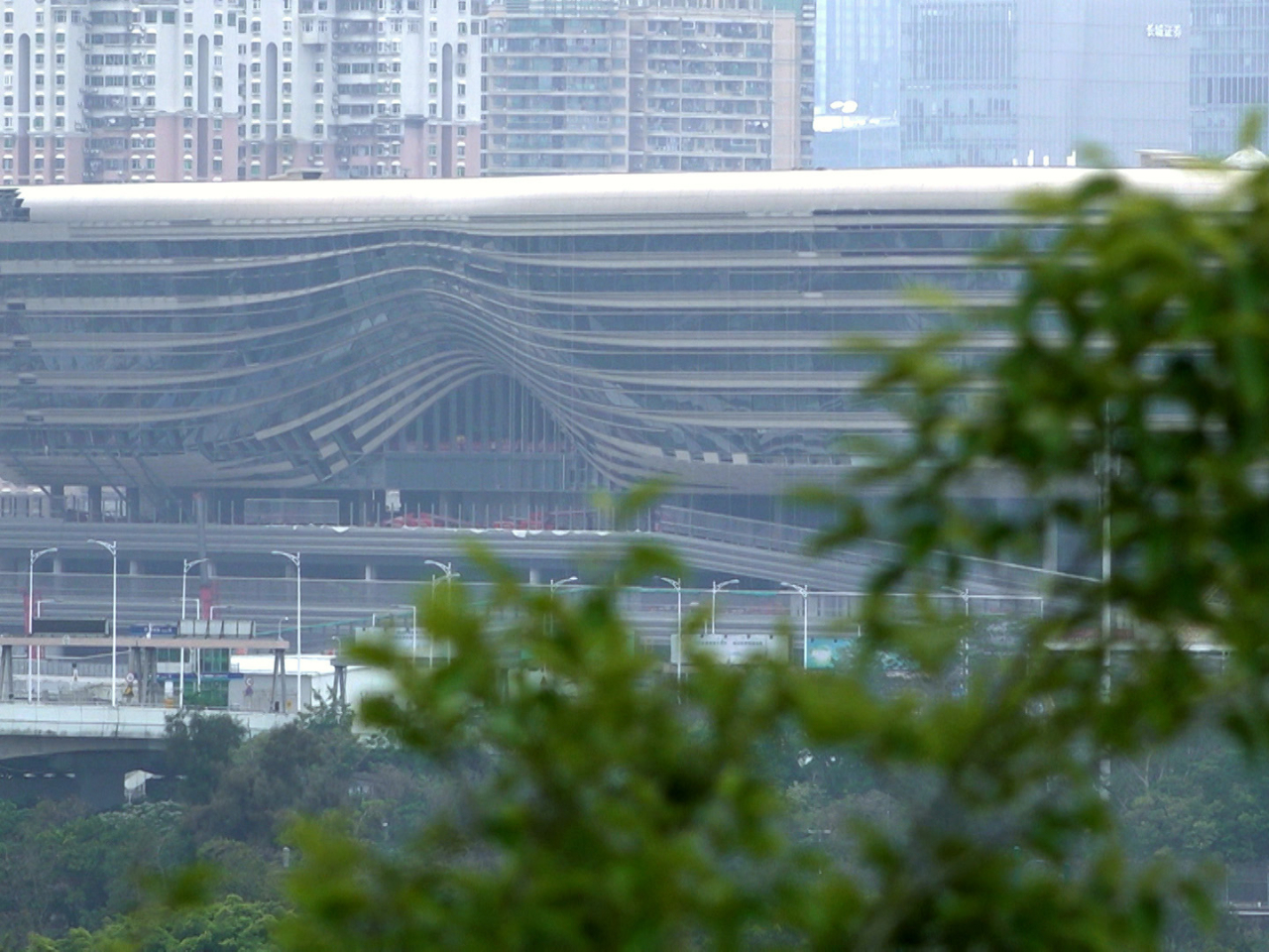 立法會二讀辯論《皇崗口岸港方口岸區條例草案》。（港台圖片）