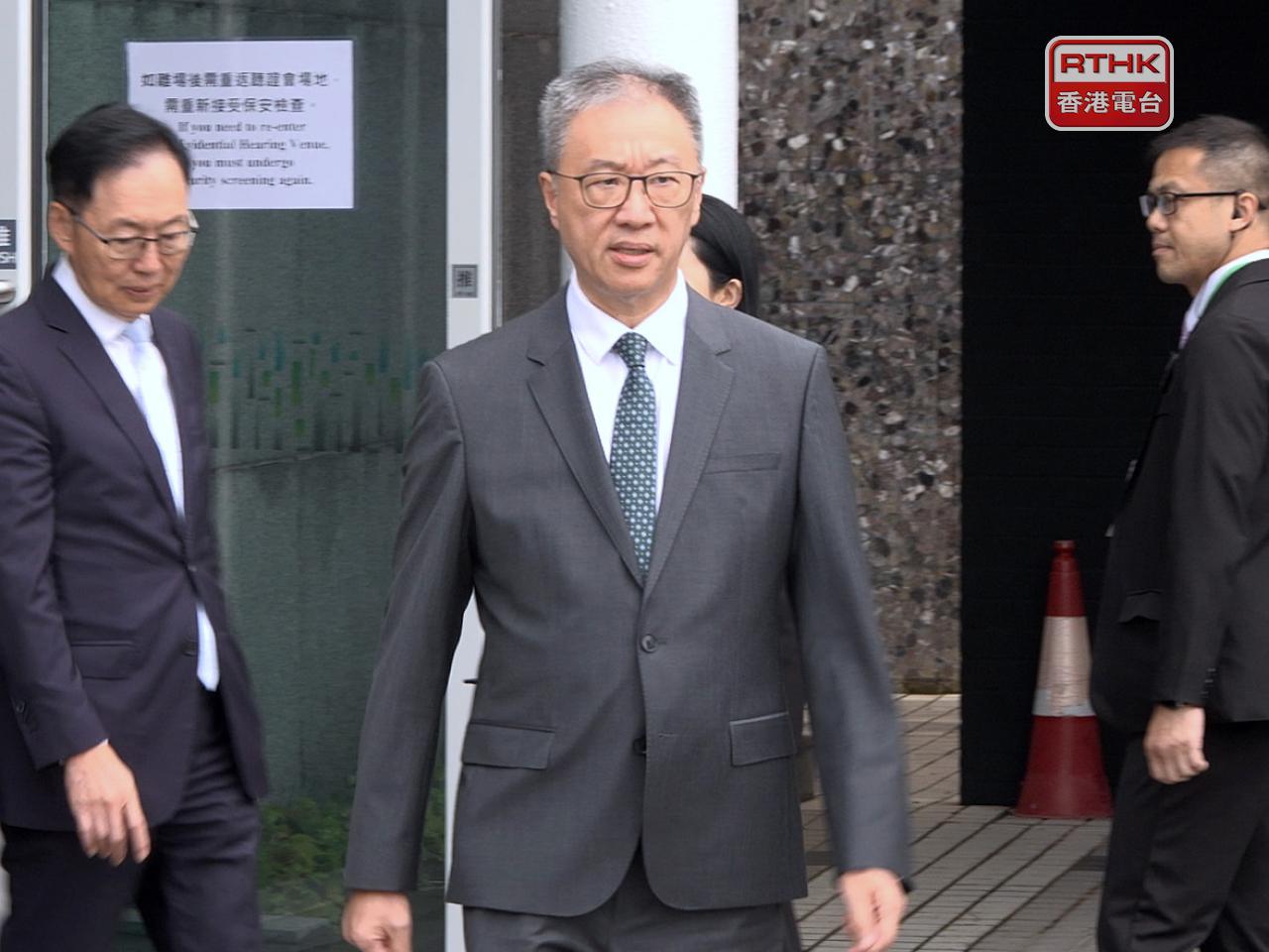 陸啟康承諾委員會將考慮各方提交的每一項資料，務求向社會及居民交代真相。（梁禎祥攝）