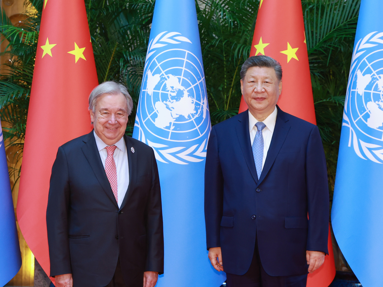 習近平表示，古特雷斯擔任聯合國秘書長十年來，領導聯合國堅定捍衛多邊主義、積極應對氣候變化等全球挑戰，中方高度評價。（新華社）