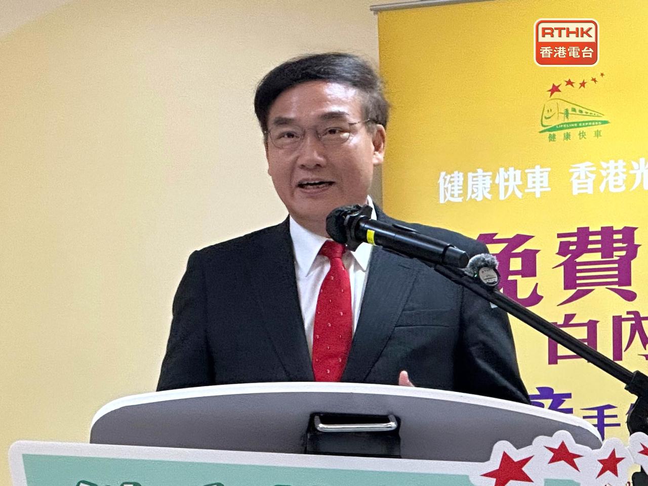 林順潮表示，合作醫院設備及儀器與香港相同，醫護可講廣東話，水平亦與香港相若。(實習記者黃琛鎂攝)