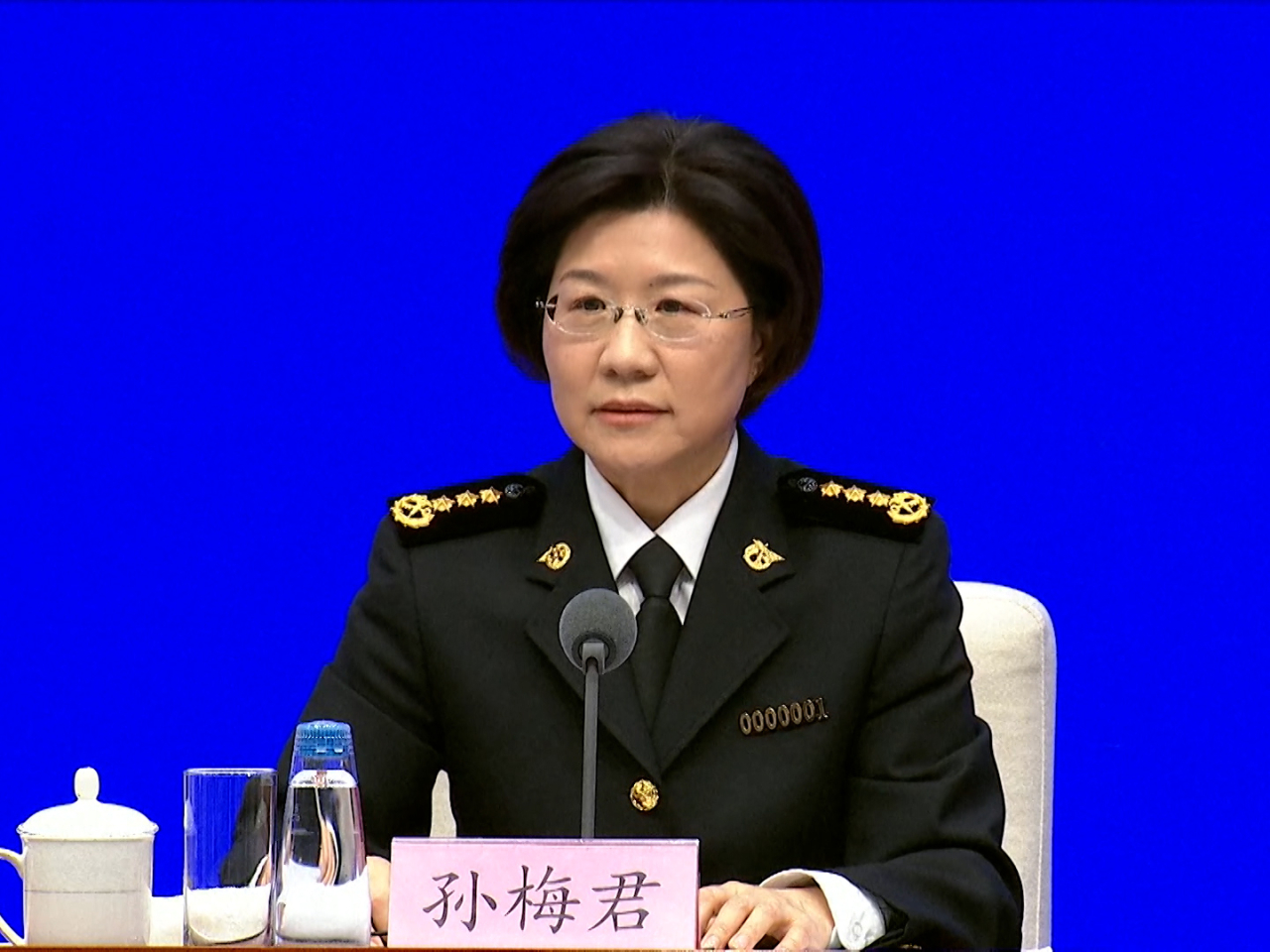孫梅君：十五五期間將加快貿易強國建設，包括協助企業應對貿易壁壘，鞏固拓展多元化市場等。（央視直播截圖）