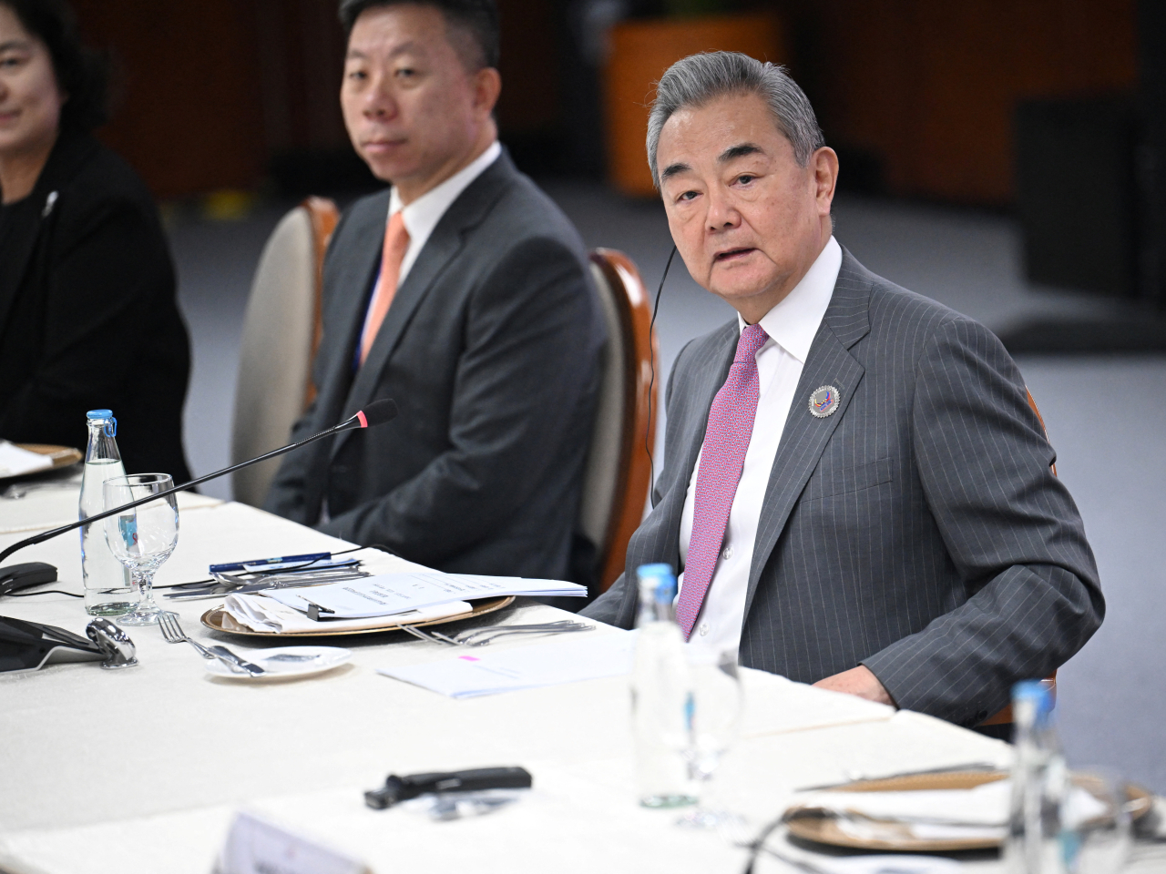 王毅表示，中英今年以來開啟發展長期穩定的全面戰略夥伴關係新篇章。（路透社資料圖片）
