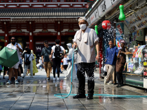 Hospitals in Tokyo feel the heat on sweltering day