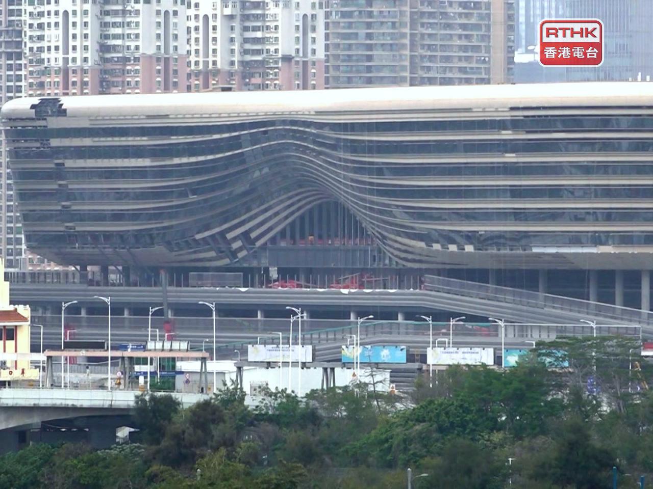 政府產業署就位於皇崗口岸聯檢大樓港方口岸區，地下二層部分地方的政府食堂租用權，進行招標。（港台圖片）