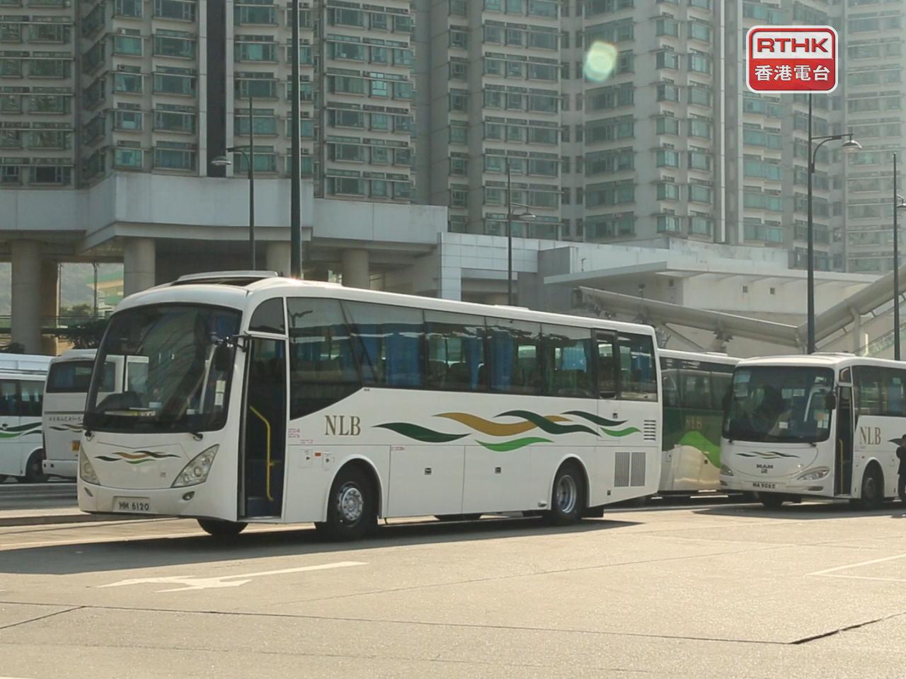 新大嶼山巴士的路線37M、38及39M由早上8時起維持有限度服務，其餘路線暫停服務至另行通知。（港台圖片）