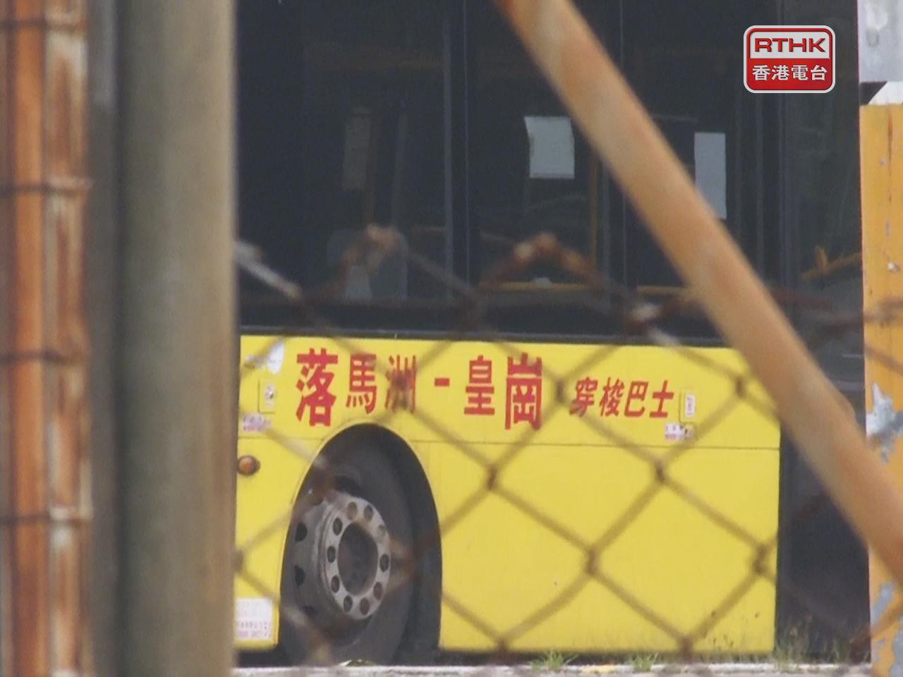 落馬洲-皇崗穿梭巴士宣布，將於下午12時40分起逐步恢復正常服務。（港台圖片）