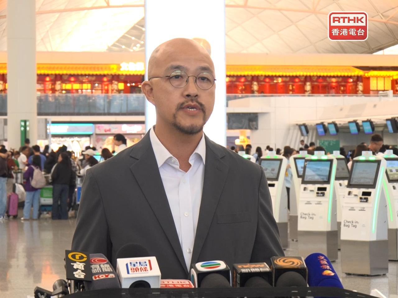 Wing Yeung says that the airport would remain exceptionally busy on Sunday. Photo: RTHK