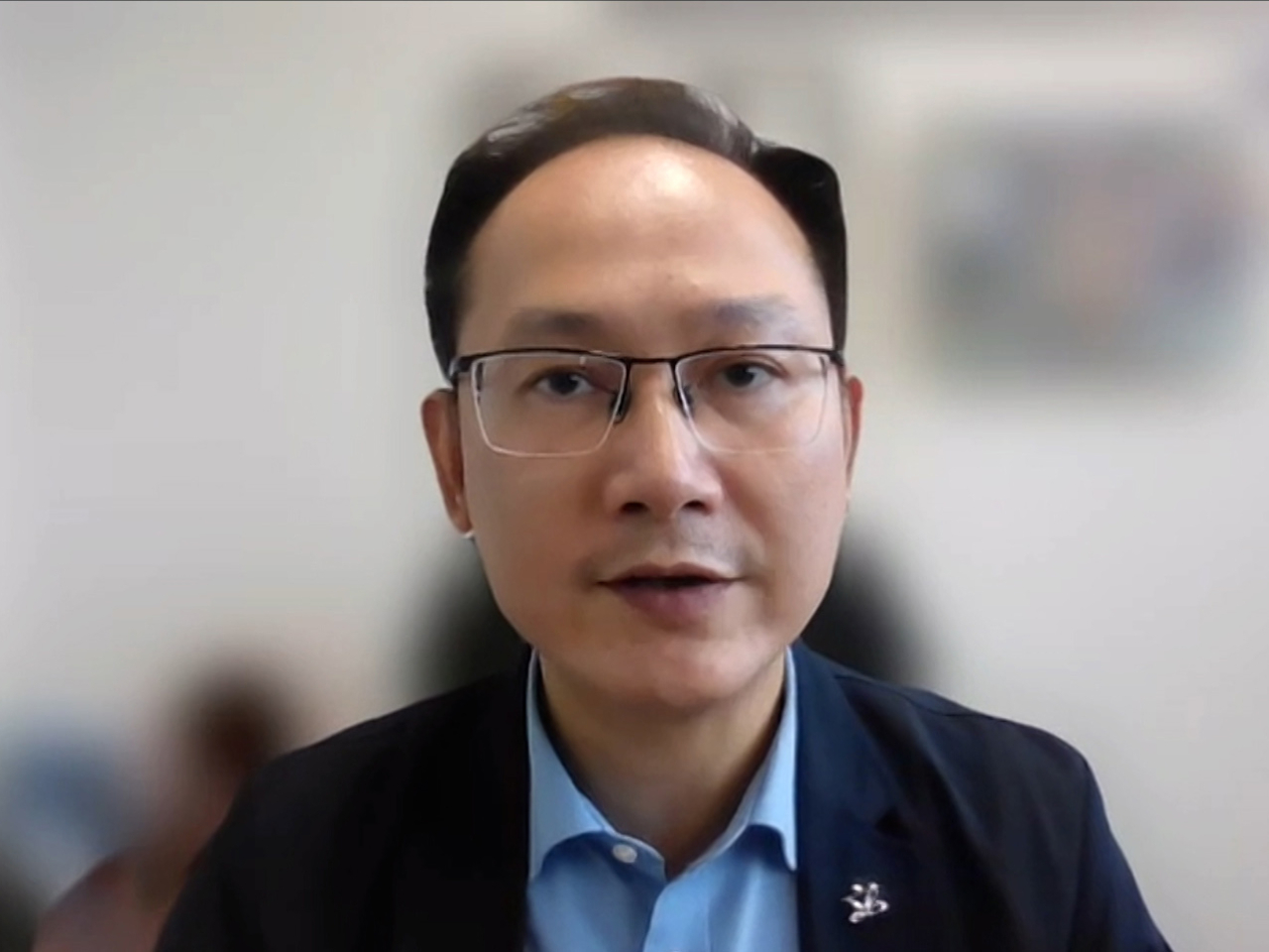 陳學鋒期望下一任校長了解國家發展及香港狀況，有高超管理技能，同時具備國際視野及人脈。（視像訪問截圖）