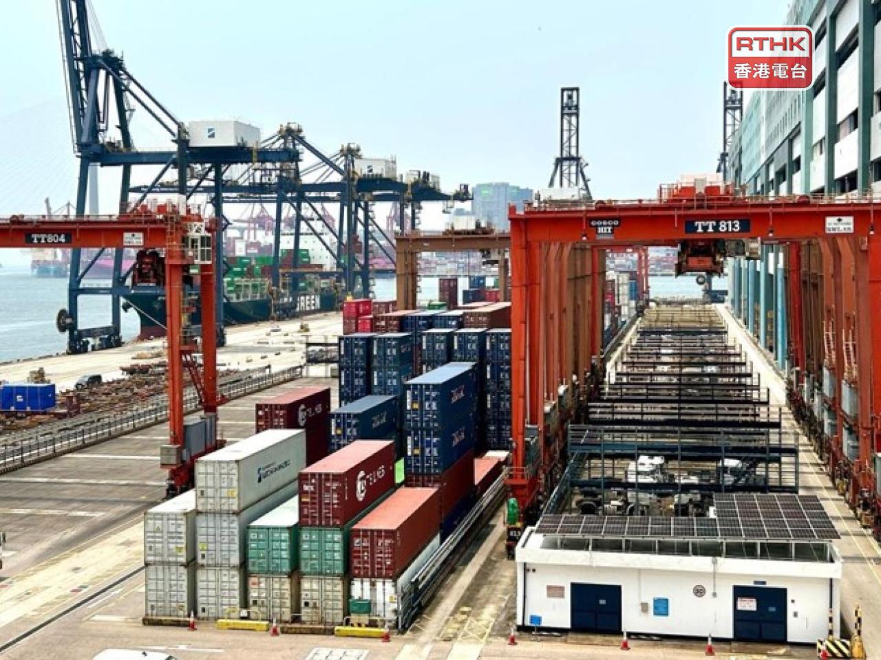 Exports continued to show strength in June to mark a third straight month of growth of over 40 percent. File photo: RTHK