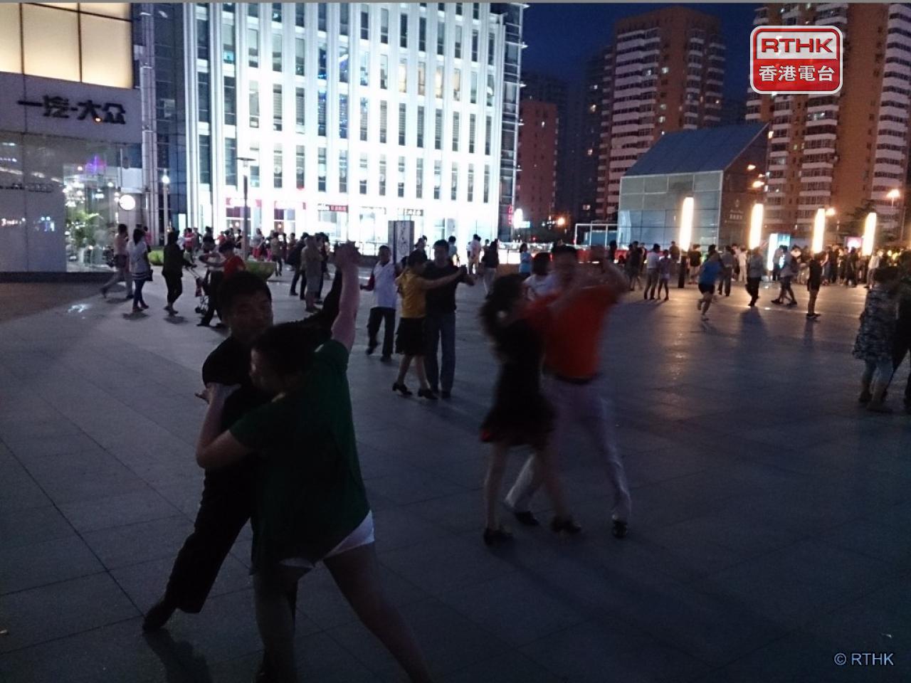 規劃提到，要增強港澳同胞維護憲法和基本法確定的特區憲制秩序的意識。（港台圖片）