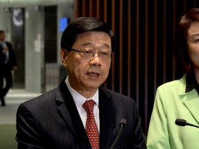Lee hails 'professional' judges amid plagiarism row