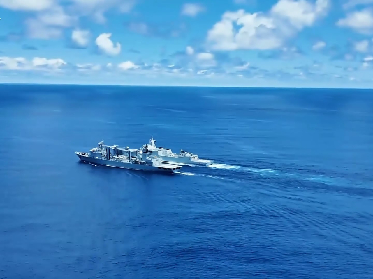 中俄海軍舉行海上聯合巡航。（央視片段截圖）
