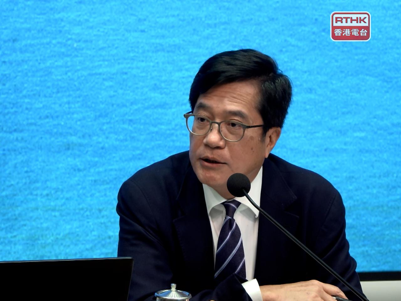 黃偉綸批評有關評論無視香港城市非凡的韌力與活力，對接踵而來的龐大機遇視而不見。（港台圖片）