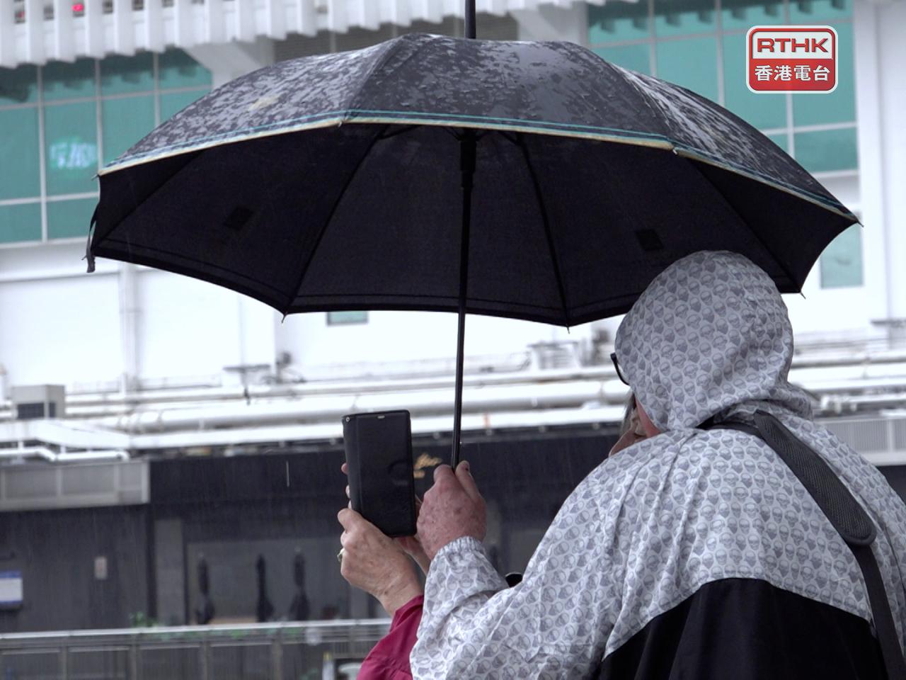 7月錄得總雨量790.3毫米，較正常值高超過一倍，是有紀錄以來7月份的第二高。（港台圖片）