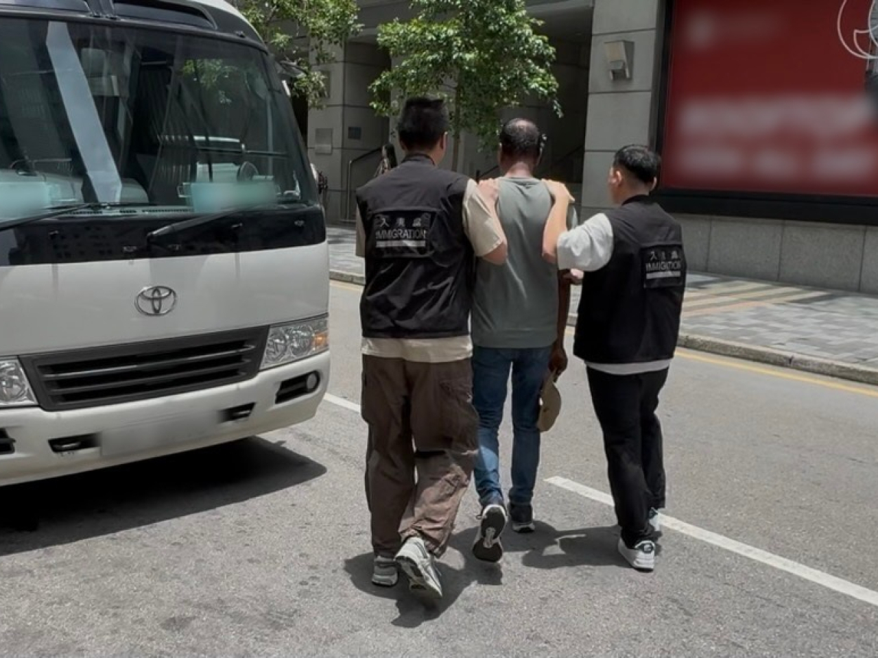 有懷疑非法勞工在行動中被捕。（政府新聞處）