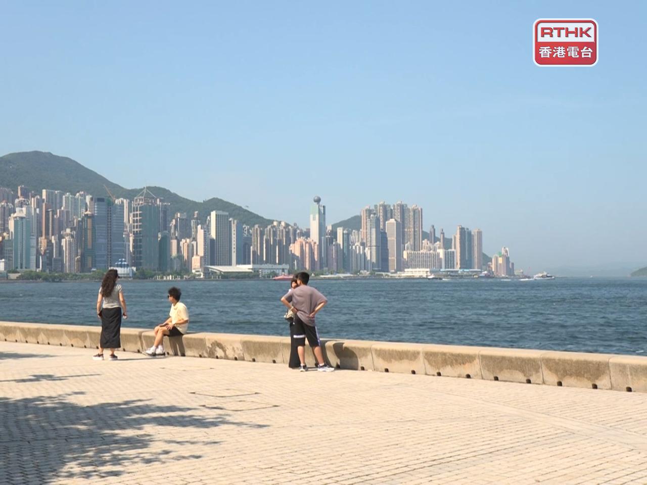 正午時分，本港普遍氣溫上升至35度或以上。（鍾家銘攝）