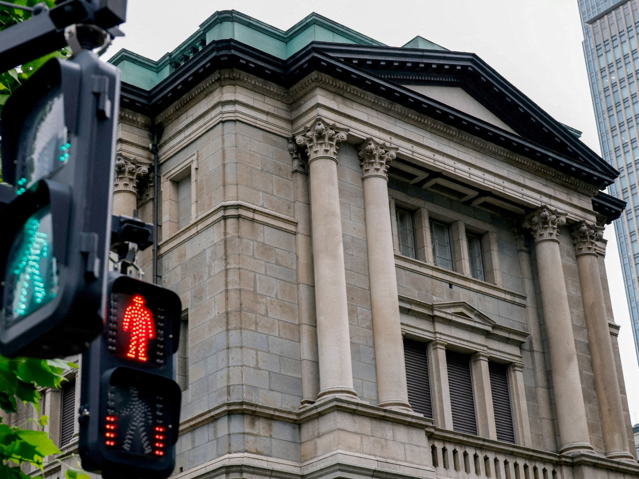 有日本央行委員認為，可能要採取靈活並快於預期的加息步伐。（路透社資料圖片）