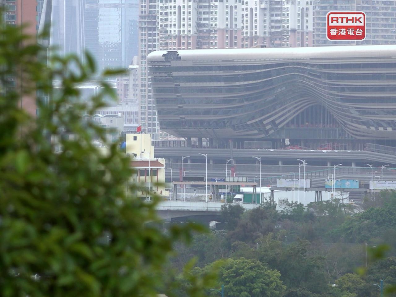 深圳市口岸辦表示，下午在皇崗口岸新聯檢大樓進行電梯運行壓力測試及旅客通關動線演練。（港台圖片）
