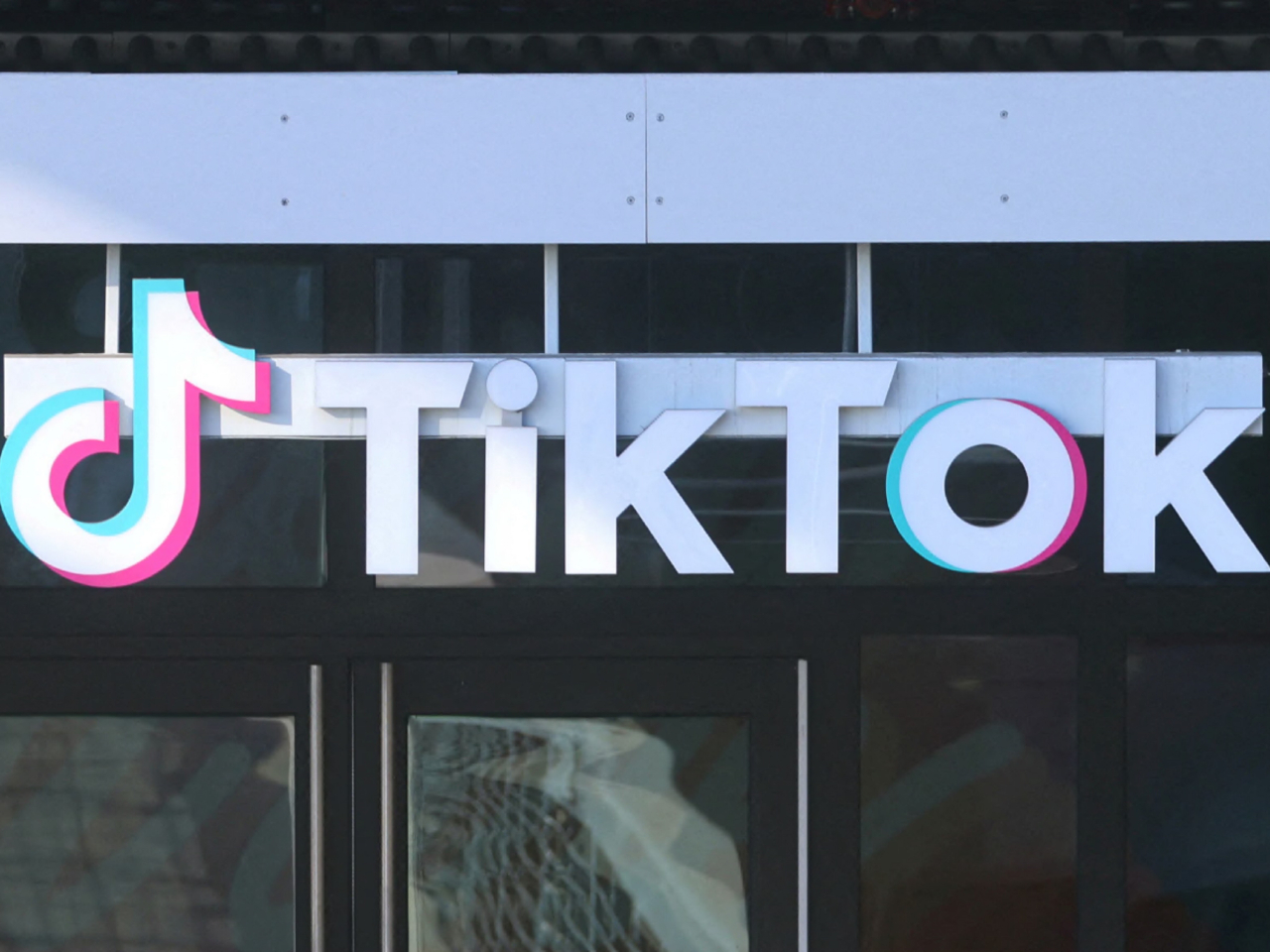 美國司法部早前已發出一份書面意見，結論是TikTok不再屬於相關法律中所定義的受管制應用。（路透社資料圖片）