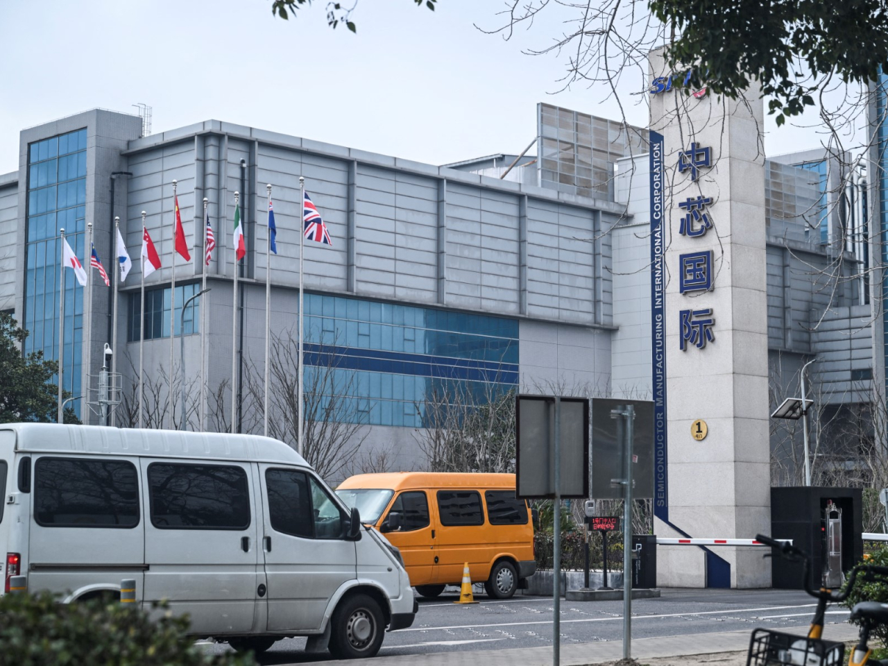 中芯預計今季收入按季增長2%至4%，毛利率指引介乎26%-28%。（法新社資料圖片）