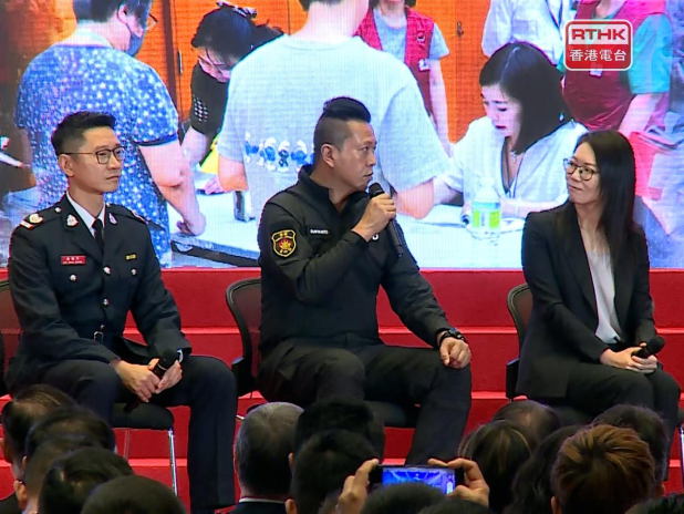 處理戰時炸彈團隊及簡約公屋項目團隊 分別贏得行政長官表揚榜