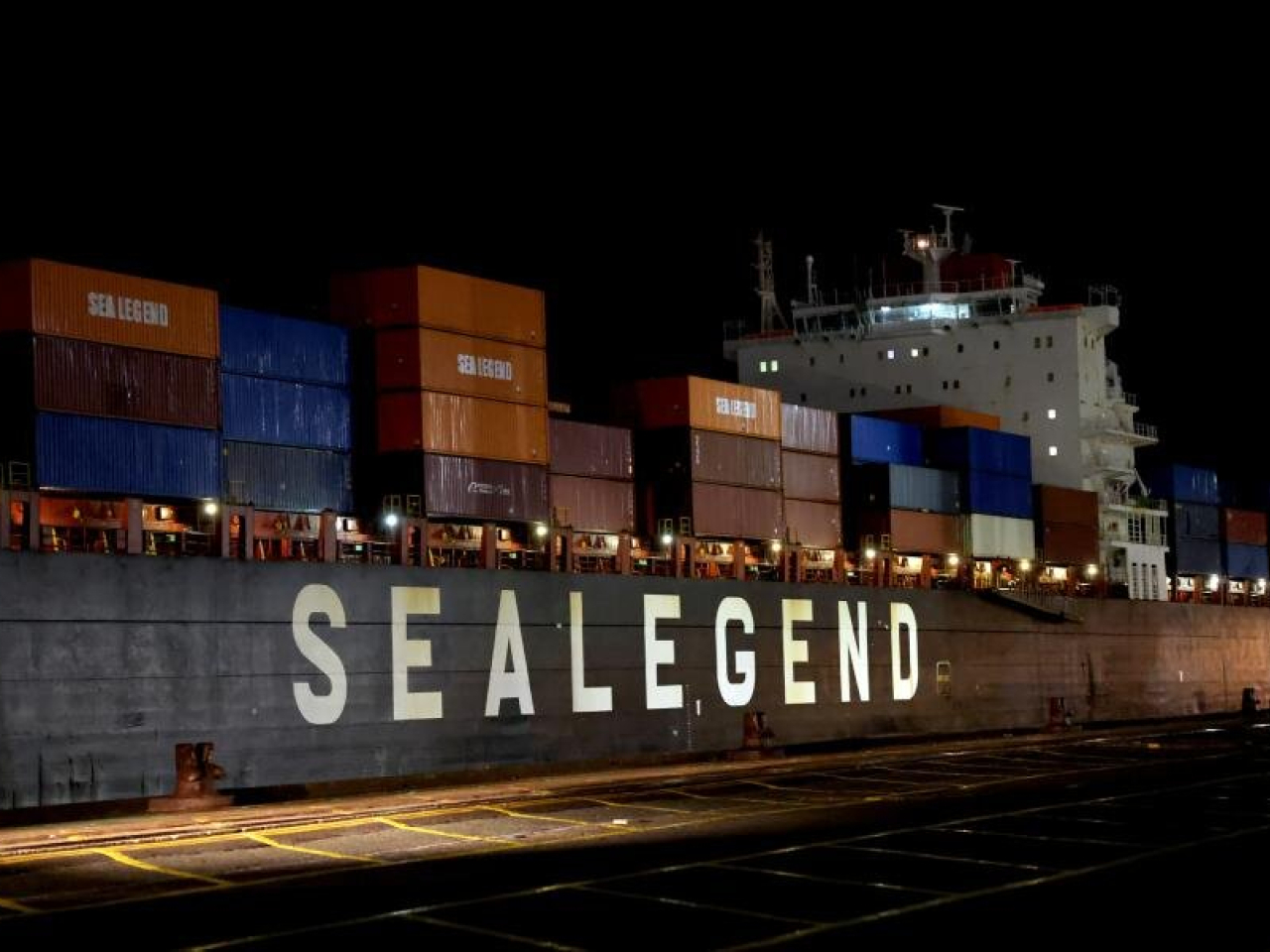 The 'Istanbul Bridge', the first vessel on the China-Europe Arctic container express route, arrived at Port of Felixstowe in Britain after 20 days, on October 13, 2025. File photo: Xinhua