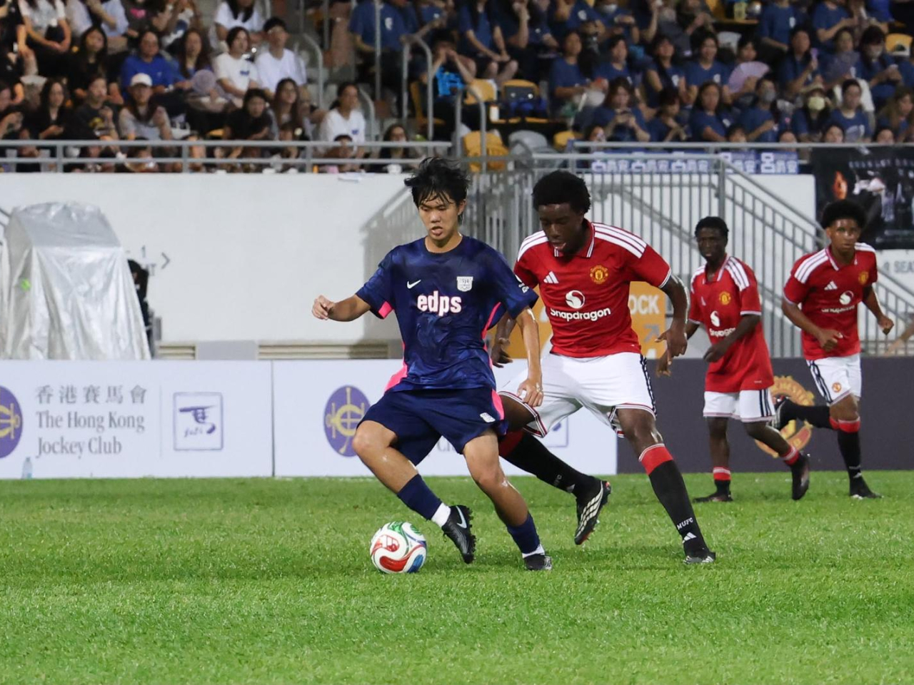 兩隊法定時間踢成1比1。（香港賽馬會提供）