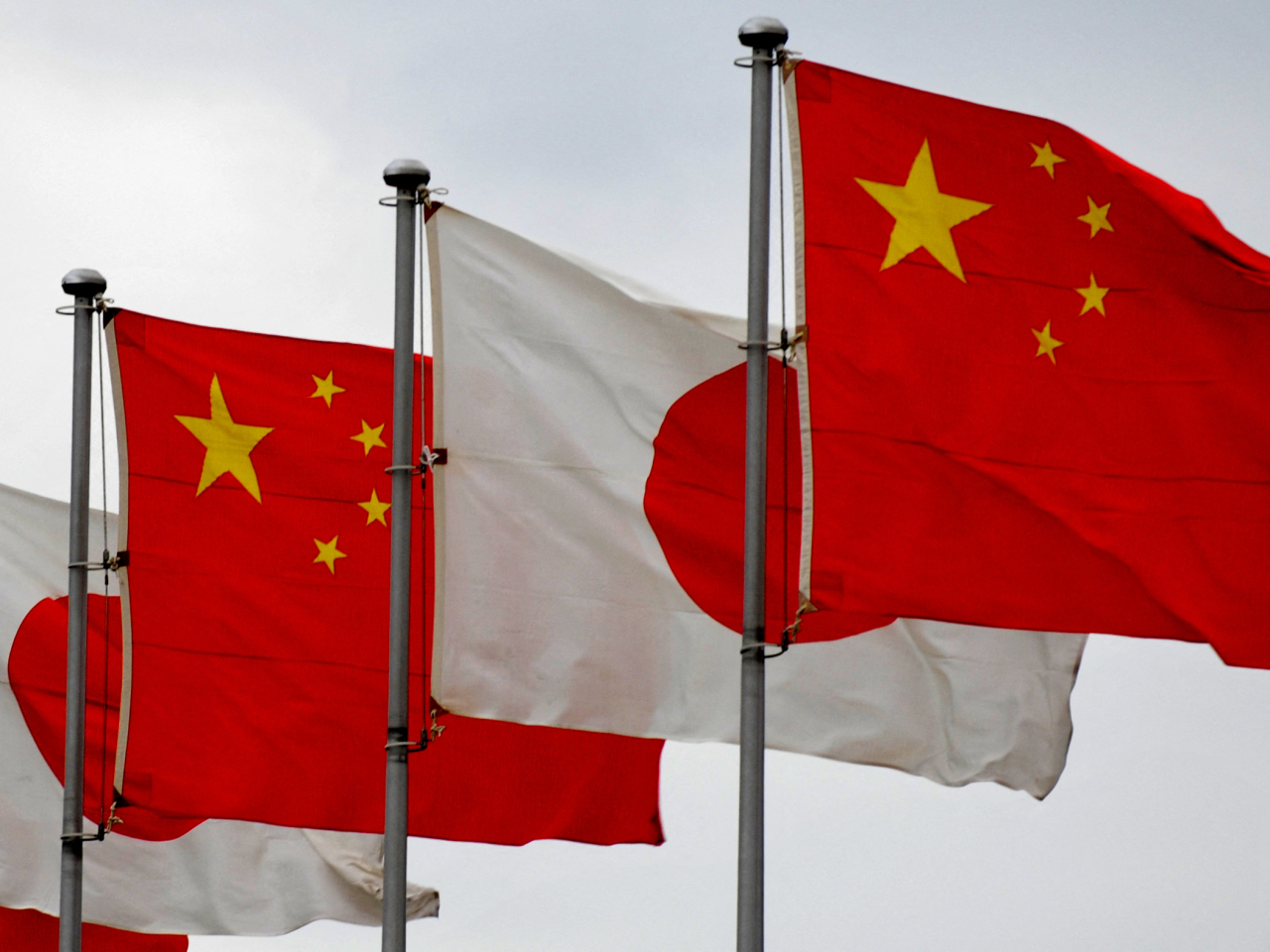 中國駐日本大使館敦促日方深刻反省歷史罪責，認真汲取歷史教訓，恪守和平發展承諾。（法新社資料圖片）