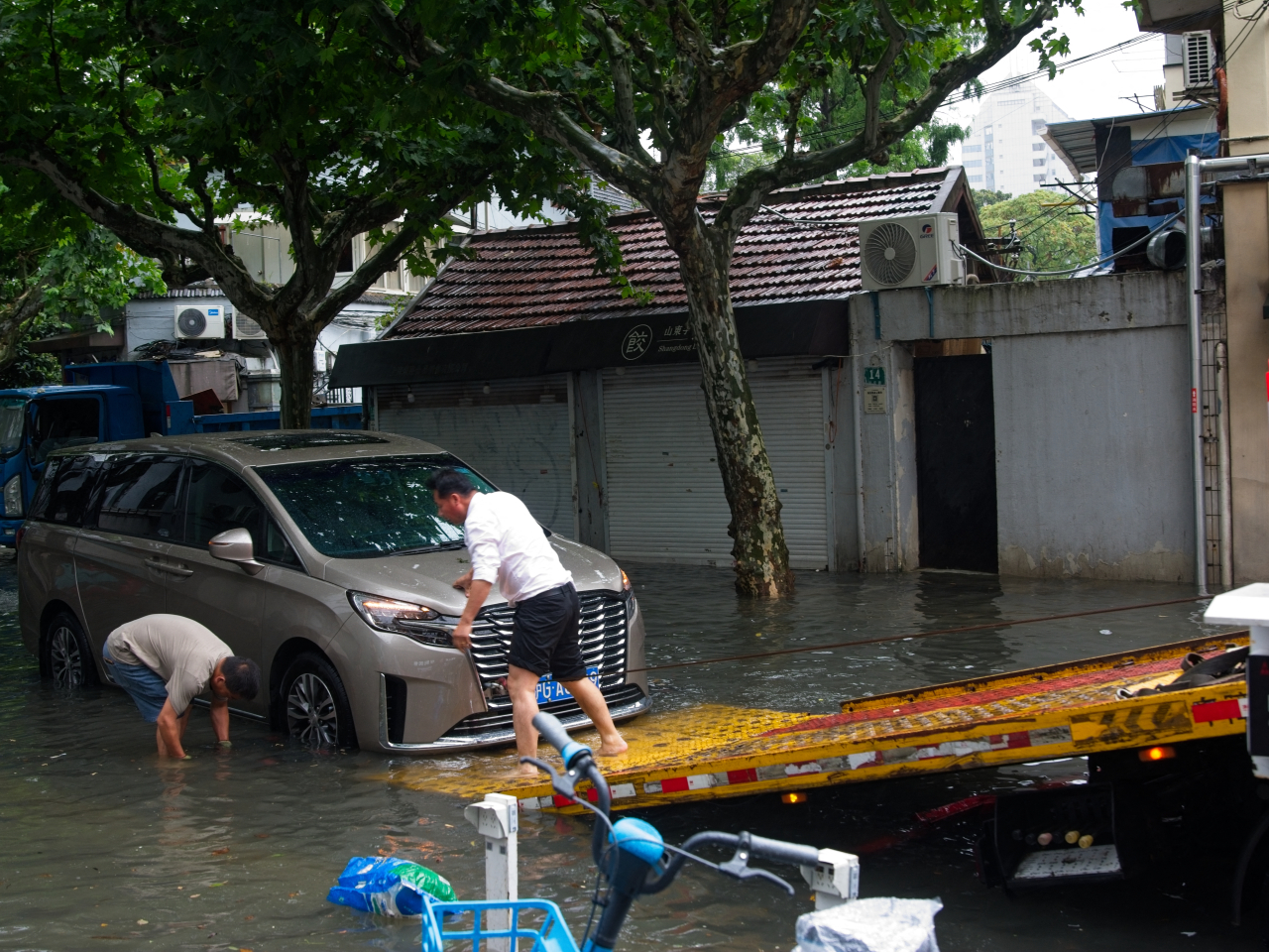 付凌暉稱近期部分地區高溫多雨等極端天氣對經濟運行造成一定衝擊但整體可控。（法新社資料圖片）
