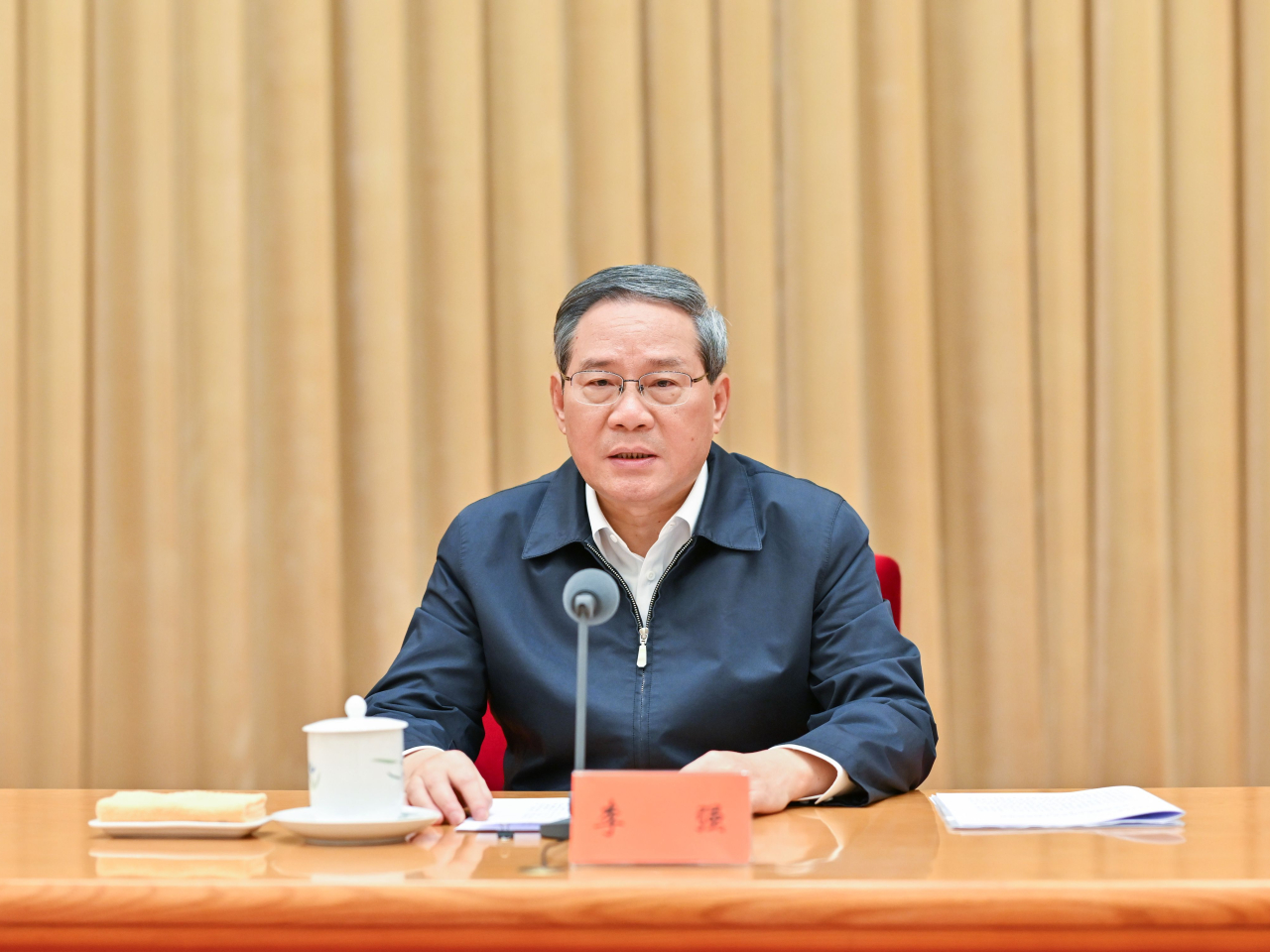 李強表示，要著力保持經濟平穩運行，堅持擴大內需這個戰略基點。（新華社資料圖片）