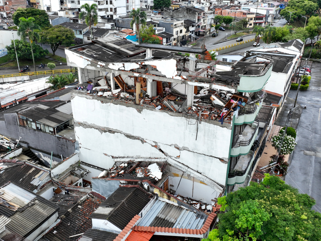 A drone view of a partially collapsed building in Pereira, Colombia after the earthquake. Photo: Reuters