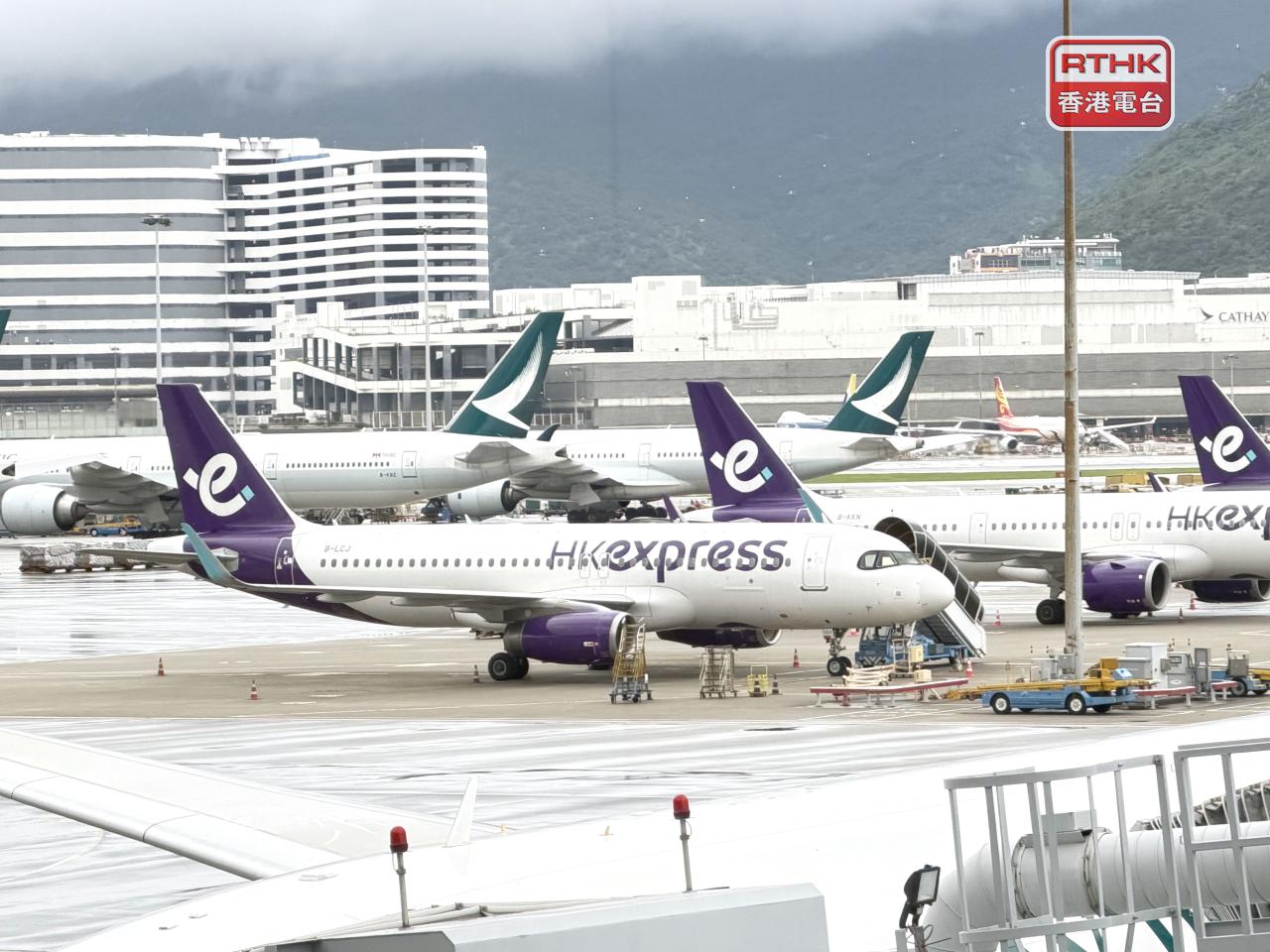 國泰航空及快運7月載客量共約350萬人次，按年升9%，國泰佔逾271萬人次。（港台圖片）