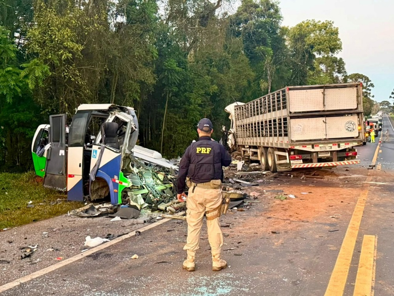 The truck smashed into the bus in the early hours of Wednesday morning in Ipiranga. Photo: Reuters