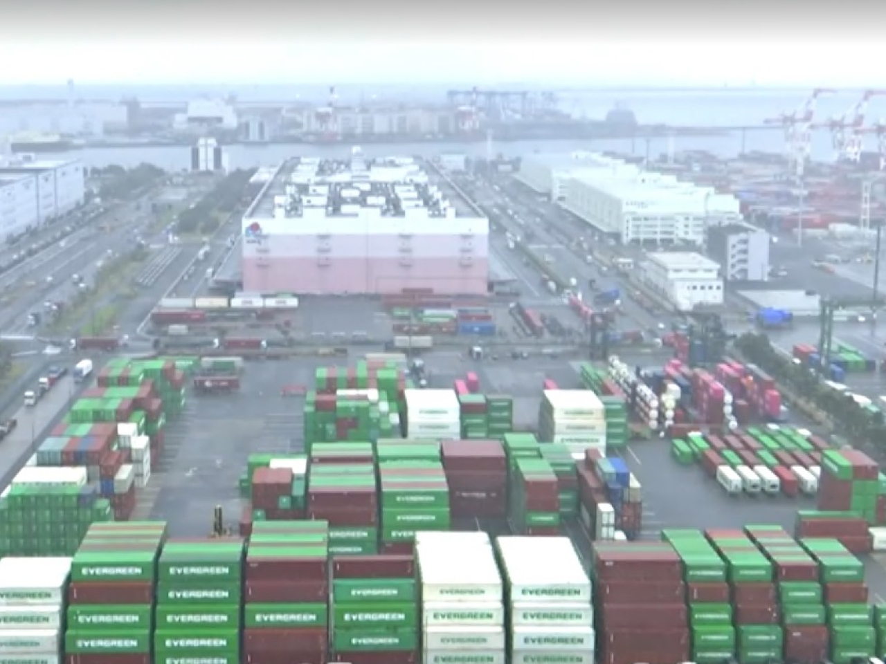 A record rise in exports follows separate figures that show Japan's economy expanding for a third straight quarter. Photo: Reuters