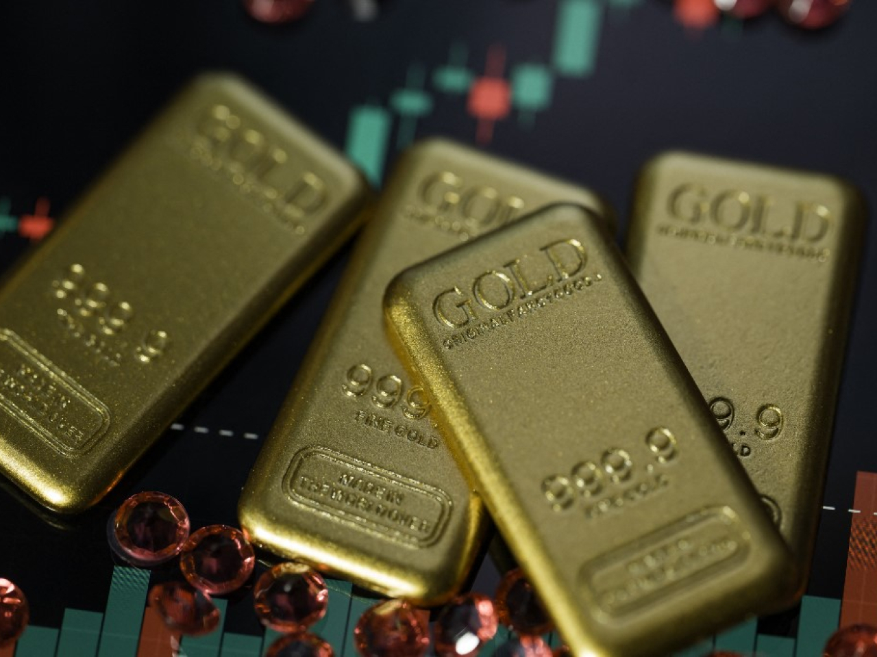 金價升穿4600美元，創3個月高位。美元回落支持金價上升。（法新社資料圖片）