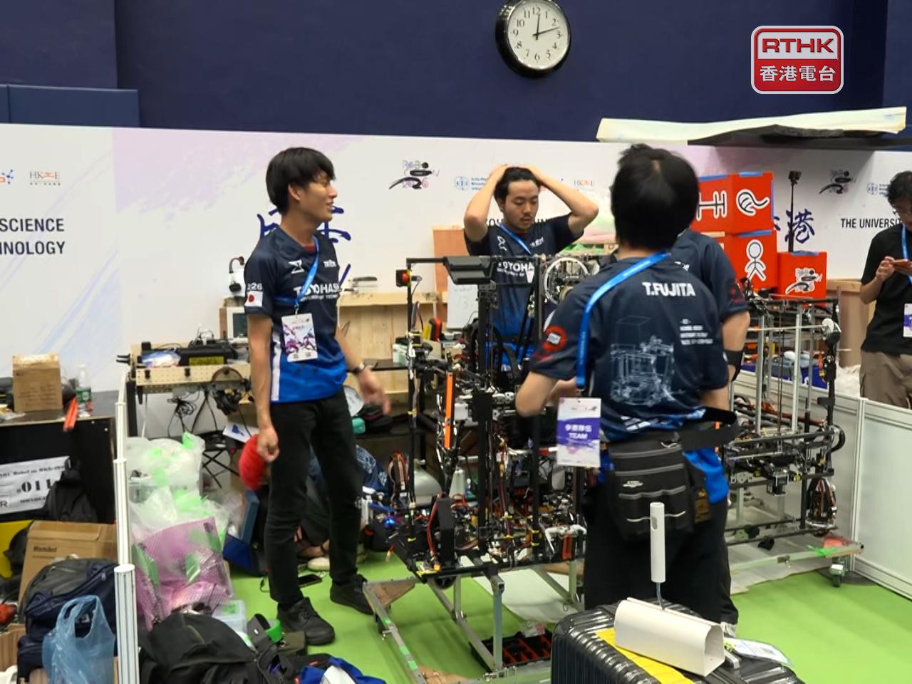 比賽明日正式舉行，各參賽隊伍今日作最後準備。（游樹榮攝）